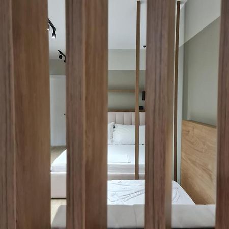 Tam Serviced Studio Apartment Myslym Shyri No1 티라나 외부 사진