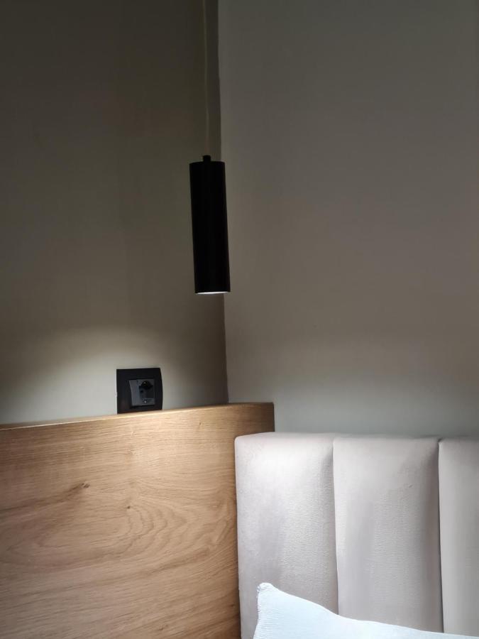 Tam Serviced Studio Apartment Myslym Shyri No1 티라나 외부 사진