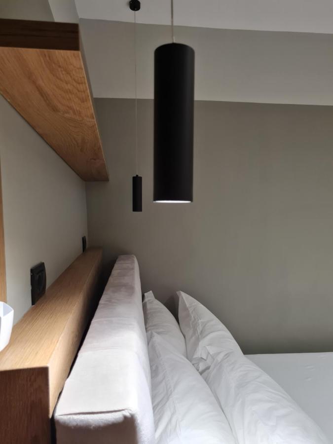 Tam Serviced Studio Apartment Myslym Shyri No1 티라나 외부 사진