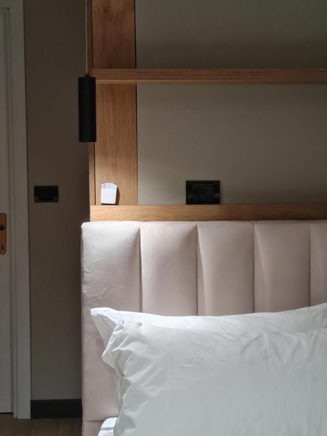 Tam Serviced Studio Apartment Myslym Shyri No1 티라나 외부 사진