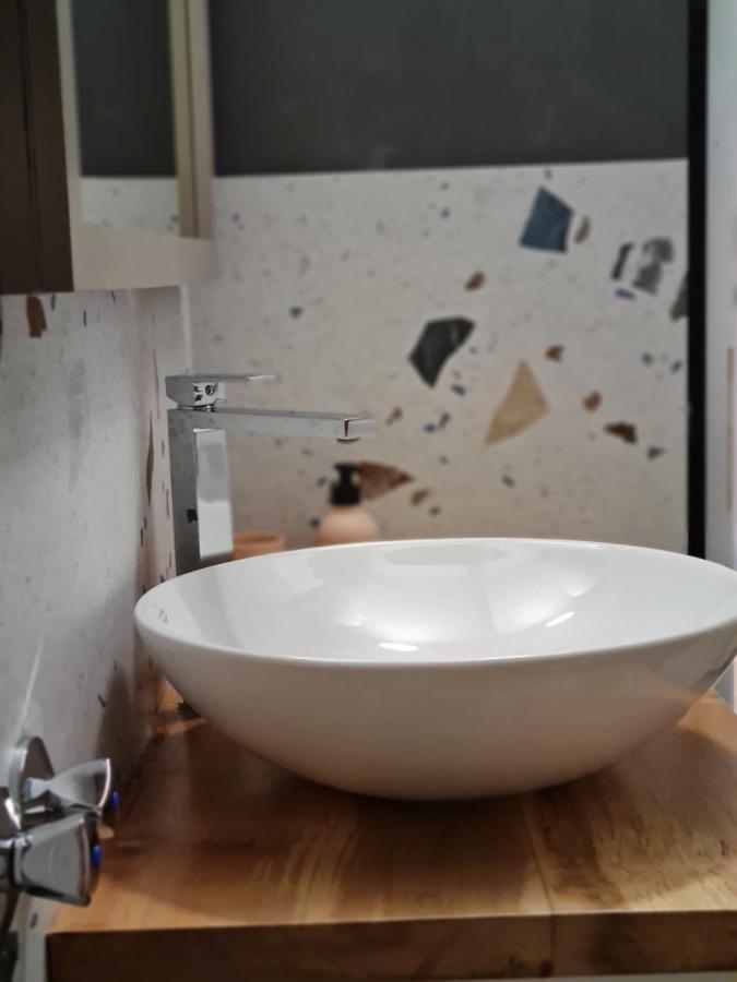 Tam Serviced Studio Apartment Myslym Shyri No1 티라나 외부 사진